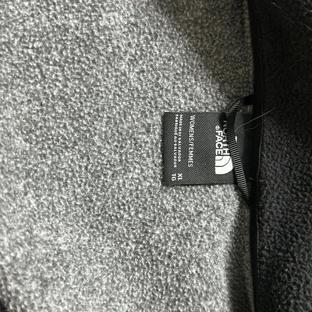 Quarter zip pullover - Picture 3 of 5